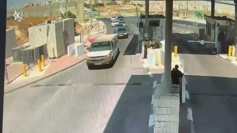 Vehicle breaks through checkpoint, runs over spike strip, & crashes into car