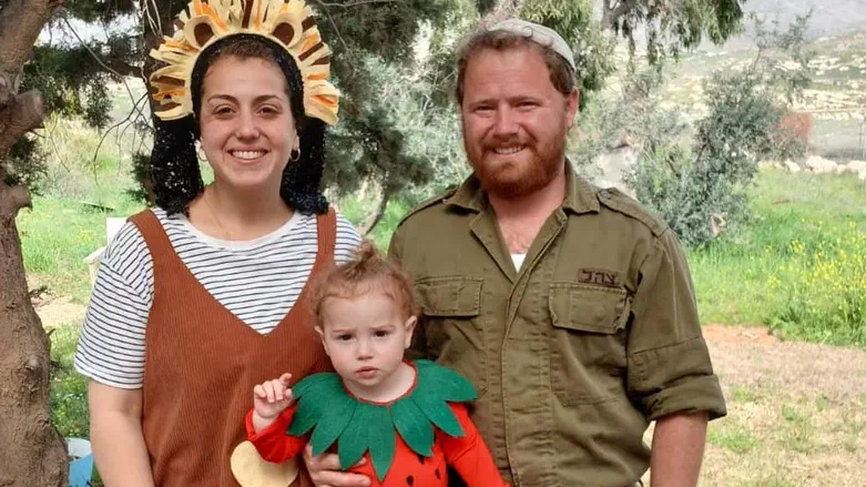 מלאכי פרלעם משפחתו 