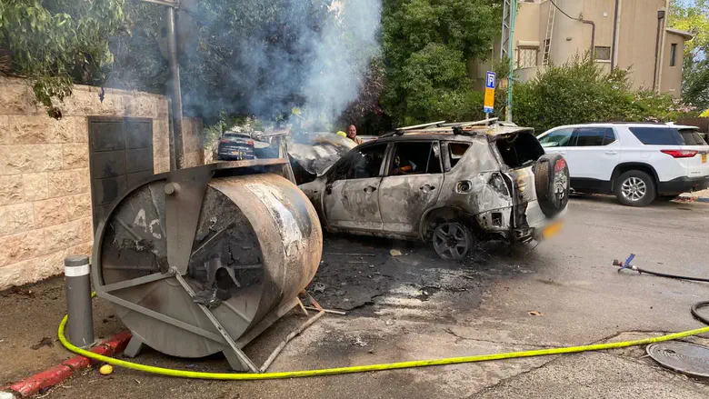 The vehicle and the bin that were set alight