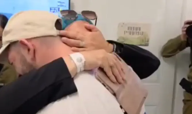 Bar Kupershtein with his mother 