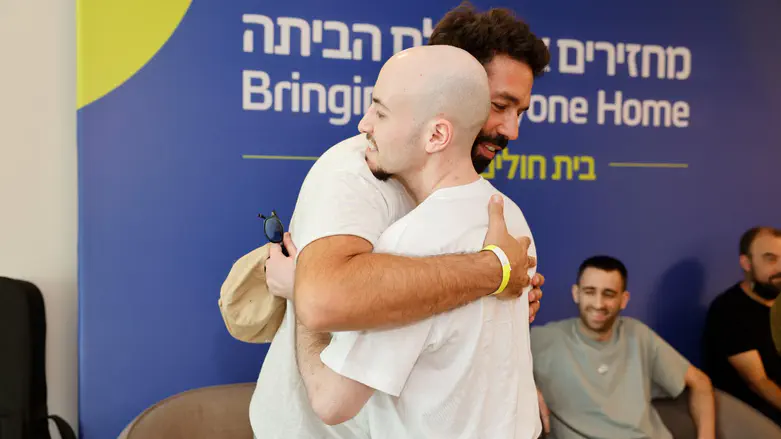 Ravid Plotnik and Eitan Mor