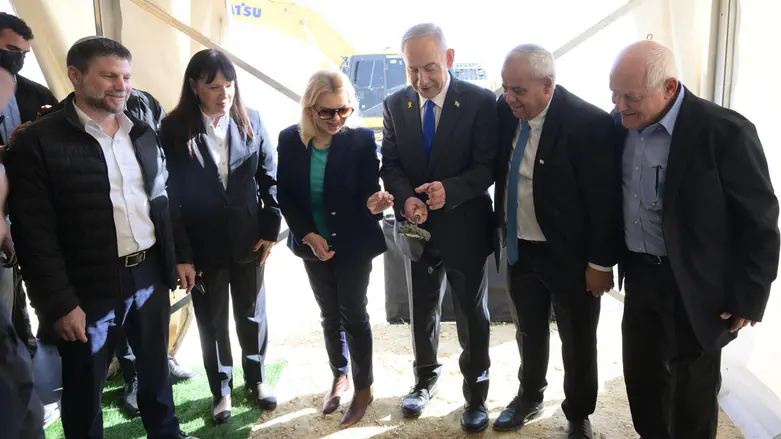 PM Netanyahu at the cornerstone-laying ceremony in Dimona 