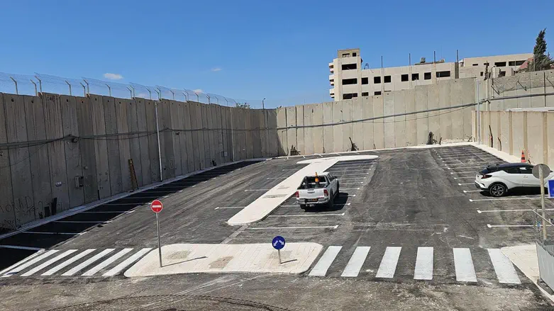 Accessibility works at Rachel's Tomb