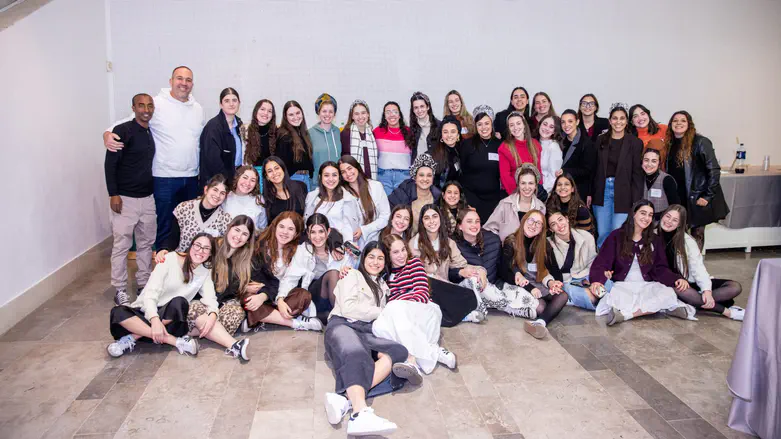 National service graduates who came to the reunion. צילום: שבי קדם