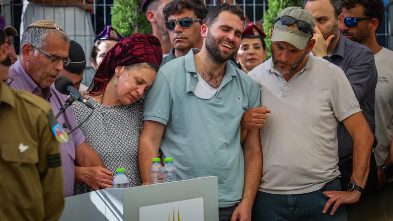 אהד יערי הובא למנוחות