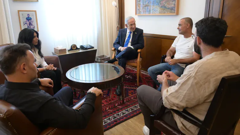 נתניהו עם גיבורי הטיסה