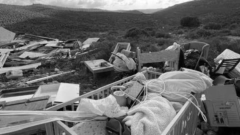 Hiilltop destruction