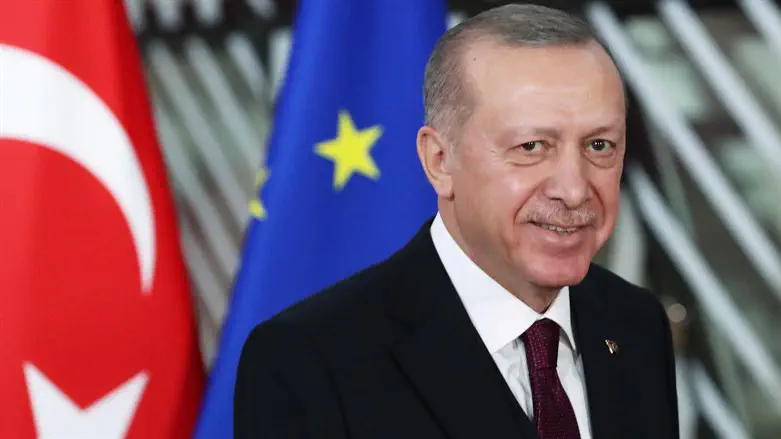 Turkey: President Erdogan claims victory in run-off election