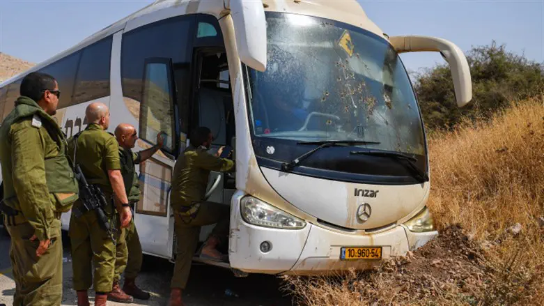 nada carga corona New details on Jordan Valley bus shooting | ערוץ 7