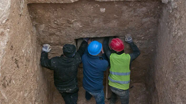 Has a 2,300-year-old tomb been discovered in Jerusalem?