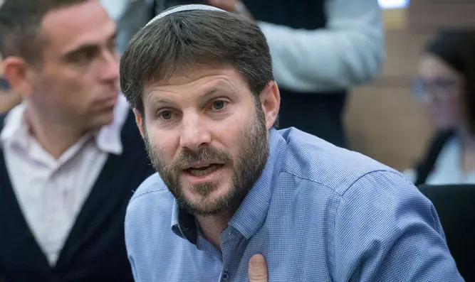 Smotrich returns fire