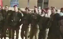 'Am Israel chai': The new paratroopers at the Western Wall