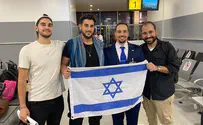 Three Israelis arrested in Nigeria arrive in Israel
