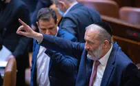 Deri to plead guilty in plea bargain, resign from Knesset