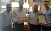 Fmr. Amb. Friedman gifted holy oil from Golan ahead of Hanukkah
