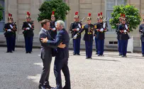 Macron tells Lapid to resume talks with PA