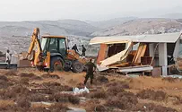 Civil Administration destroys Israeli village in Binyamin