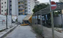 2 killed. 4 hurt in container collapse at work site