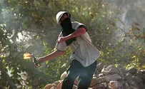 Arabs infiltrate Jewish town - and hurl firebombs