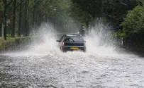 Rain and possible floods - followed by hot, dry weather