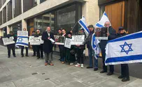 Jewish group protests outside Netflix's London offices 