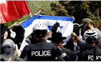 Neturei Karta, pro-Palestinian Arabs burn Israeli flag