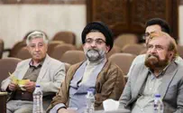 Iranian Jews take part in memorial for Ayatollah Khomeini