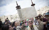 Western Wall security may not search for Torah scrolls