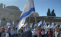 Thousands pray for unity at the Western Wall