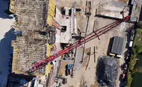 Crane catches fire and collapes on street below, 6 injured