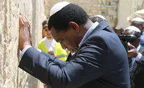 Zambian President Hakainde Hichilema prays at Western Wall