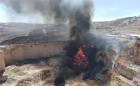 Arabs burn illegal waste dump in Binyamin