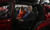 Netanyahu tours Tesla Motors Plant with Elon Musk