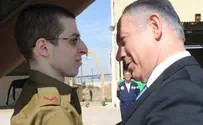 Photo Essay: Wet-Eyed Israel Welcomes Shalit Back Home