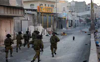 Arabs Throw Rocks at Jewish Girls in Hevron