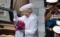 Queen Elizabeth Visits Nazi Death Camp for the First Time
