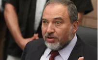 Lieberman: Nuclear Iran Would Set Off ME Arms Race