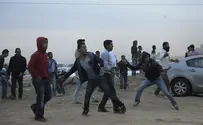 Video: Arab MK Aids Rioters