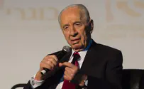 Peres Insists Israel Should Continue Peace Talks