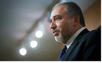 Liberman 'Expels Jews to Cover Corruption Scandals Like Sharon'