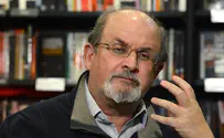 Leading Israeli Author: Salman Rushdie 'Deserves a Medal'