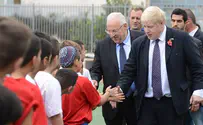 London Mayor joins Israeli President for Jewish-Arab soccer game