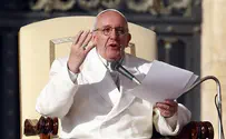 Pope Francis calls to accept gays