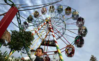 3 girls fall from ferris wheel at Tennessee county fair