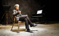 A one-man tribute to Leonard Bernstein comes to the stage