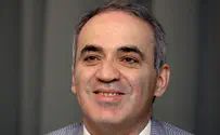 Kasparov, the retired champ who can't give up chess
