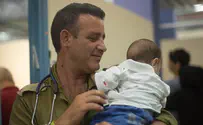 Watch IDF soldiers helping wounded Syrians