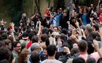Spanish court suspends Catalan parliament over secession bid