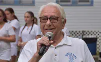 95-year-old Holocaust survivor teaches Yiddish at a camp