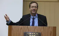 Surprise guest at Gush Katif expellees conference